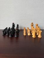 Vintage Houten Schaakspel, Schaakstukken, Staunton?, Hobby en Vrije tijd, Gezelschapsspellen | Bordspellen, Een of twee spelers