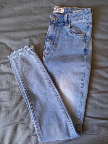 Mooie spijkerbroek  / jeans van Queen hearts  ,maat M beschikbaar voor biedingen