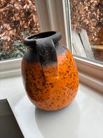 Vintage Oranje Vaas met Zwart Handvat, Ophalen