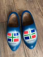 Mooie houten blauwe klompen met het logo van Grunnen, Ophalen, Gebruikt, Dames, Schoenen