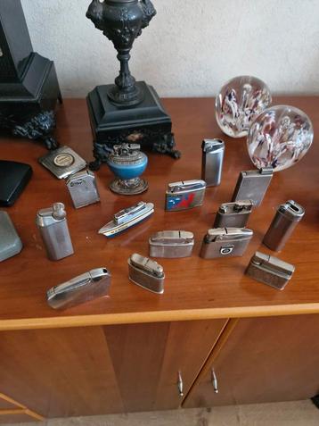 Lot aanstekers  beschikbaar voor biedingen