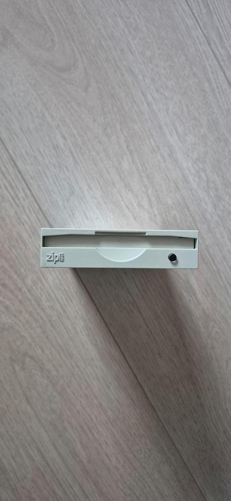 Iomega Zip Drive + 2 Zip Disks, Computers en Software, Optische drives, Gebruikt, Extern, MacOS, Windows, Overig, Ophalen of Verzenden