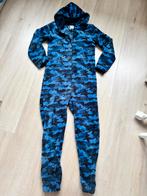 Onesie maat 134, legerprint blauw, Ophalen of Verzenden, Zo goed als nieuw