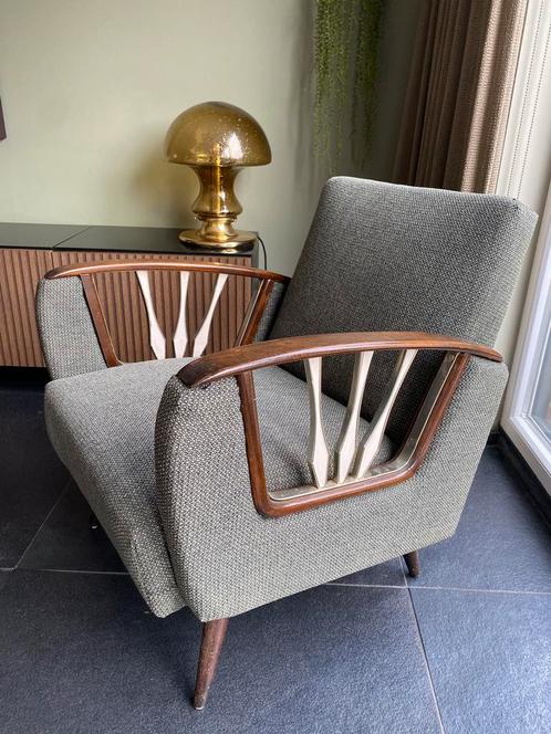 2 vintage fauteuils, Huis en Inrichting, Fauteuils, Gebruikt, Hout, 50 tot 75 cm, Minder dan 75 cm, Ophalen of Verzenden