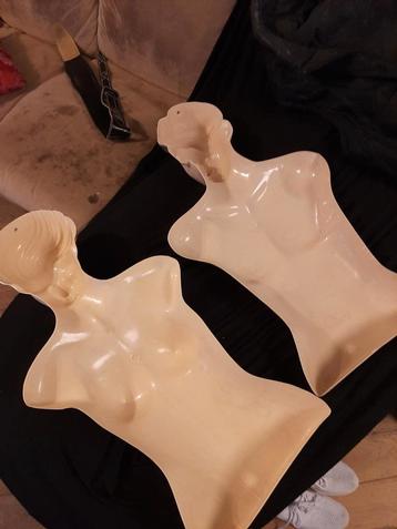 Poppen voor markt - man/vrouw beschikbaar voor biedingen