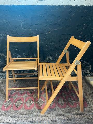 Houten klapstoelen set (2 stuks) vintage latten zitting beschikbaar voor biedingen