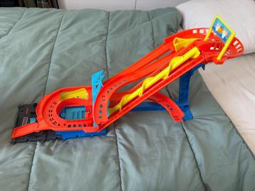hot wheels attractie baan beschikbaar voor biedingen