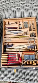 Kistje met houtsnij gereedschap graveerstekers etc., Antiek en Kunst, Ophalen of Verzenden