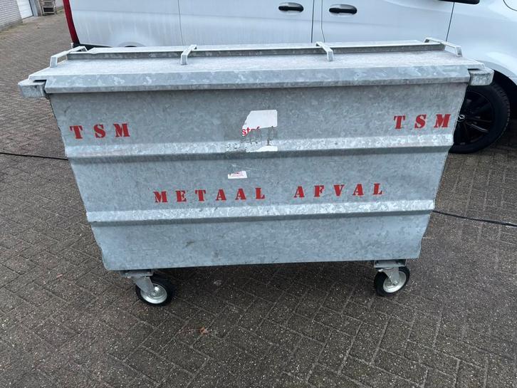 Stalen Afval-Rolcontainer.Inhoud 750Ltr.2 x Deksel en wielen, Huis en Inrichting, Woonaccessoires | Prullenbakken, Zo goed als nieuw