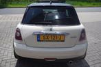 Mini Mini 1.6 Cooper / Pano / Stoelverwarming, Voorwielaandrijving, 12 maanden, Stof, Gebruikt