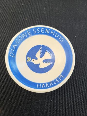 Uniek schaaltje Diaconessenhuis Haarlem beschikbaar voor biedingen