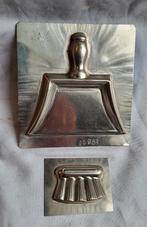 Oude chocoladevorm: STOFFER en BLIK   (JKV TILBURG), Ophalen of Verzenden