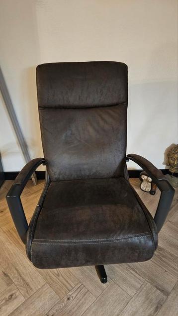 Relaxfauteuil op draaivoet - Zo goed als nieuw! beschikbaar voor biedingen