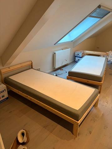 2x 1-persoonsbed + 1x 2-persoonsbed met Tempur matrassen beschikbaar voor biedingen