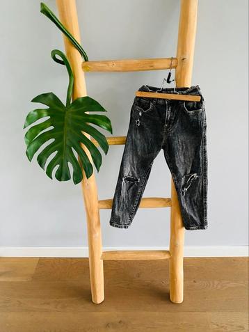 Jeans/ destroyed spijkerbroek/ lange broek van Zara maat 116 beschikbaar voor biedingen