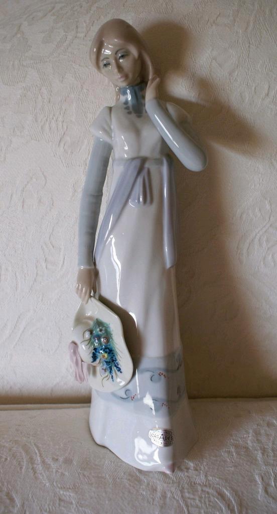 Porseleinen beeldje lijkt op Lladro, Antiek en Kunst, Curiosa en Brocante, Ophalen