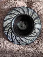 Decoratieve glazen schaal met zilveren accenten gesigneerd, Antiek en Kunst, Antiek | Glas en Kristal, Ophalen of Verzenden