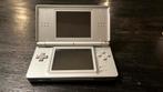 Nintendo DS lite zilver, 2 spellen, R4 card en accessoires, Spelcomputers en Games, Spelcomputers | Nintendo DS, Met games, Gebruikt