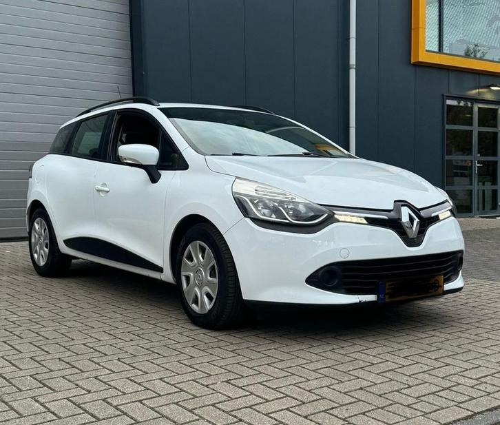 Te huur Renault Clio station KM-vrij, Diensten en Vakmensen, Verhuur | Auto en Motor, Aanhangwagen, Limousine, Personenauto, Trouwauto