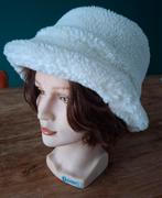 Hoedje off-white - Nw., Kleding | Dames, Ophalen of Verzenden, Nieuw, One size fits all