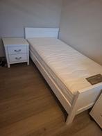 Bed Lewis met nachtkastje, Ophalen, 85 tot 100 cm, Zo goed als nieuw, Matras