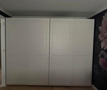 Ikea Pax kledingkasten beschikbaar voor biedingen