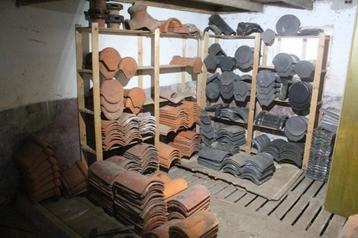 Eind- en beginvorsten en glazen muldenpannen, broekstukken beschikbaar voor biedingen