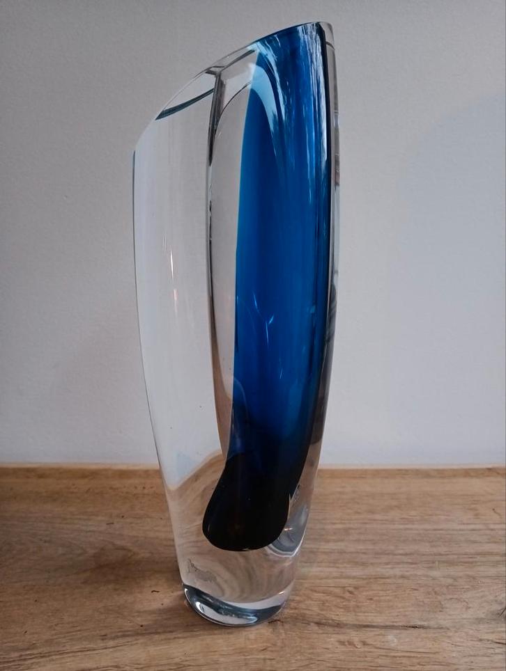 Kosta Boda Vaas - Gelimiteerde Editie 2003, Huis en Inrichting, Woonaccessoires | Vazen, Zo goed als nieuw, Blauw, Minder dan 50 cm