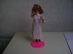 barbie jaren 70 met scharnierende benen staat hk op witte ju, Kinderen en Baby's, Speelgoed | Poppen, Ophalen of Verzenden, Zo goed als nieuw