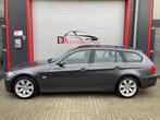 BMW 3-serie Touring 325xi LEER/PANO/XENON/PDC/XDRIVE/STOELVE, Gebruikt, Zwart, 2497 cc, Handgeschakeld