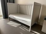 IKEA Sundvik Ledikant/ Babybedje Grijs met matras, Ophalen, Gebruikt, Minder dan 140 cm, Matras