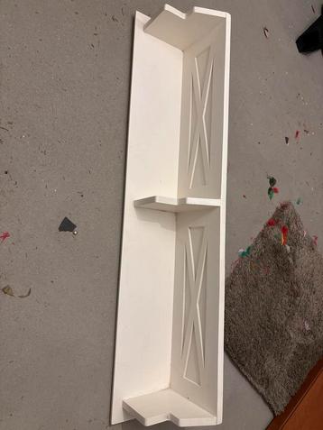Leuke plank voor de babykamer beschikbaar voor biedingen