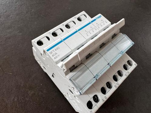 Hager SFT440 omschakelaar / ESS-schakelaar nieuw, Doe-het-zelf en Verbouw, Elektra en Kabels, Nieuw, Schakelaar, Ophalen of Verzenden