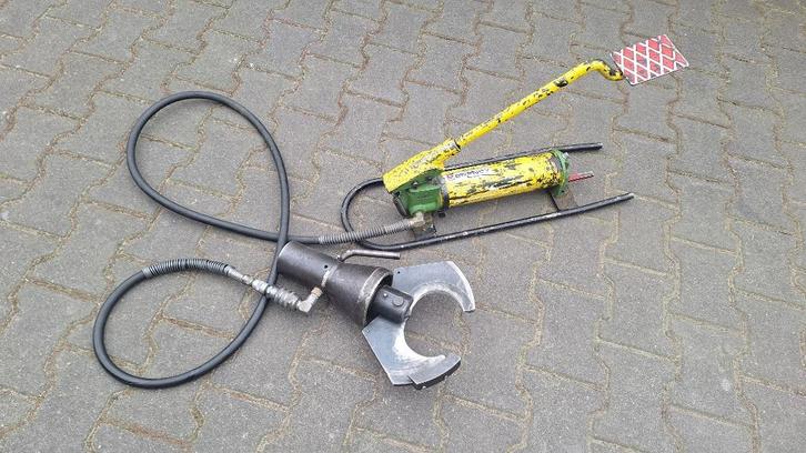 Cembre / Burndy hydraulische voet kabelkniptang kabelschaar., Auto diversen, Autogereedschap, Zo goed als nieuw, Ophalen