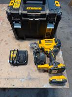 Dewalt rolspijker tacker met accu’s en lader in box, Ophalen, Zo goed als nieuw