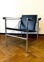 Le Corbusier LC1 fauteuil (origineel), Huis en Inrichting, Minder dan 75 cm, Metaal, Ophalen of Verzenden, Zo goed als nieuw