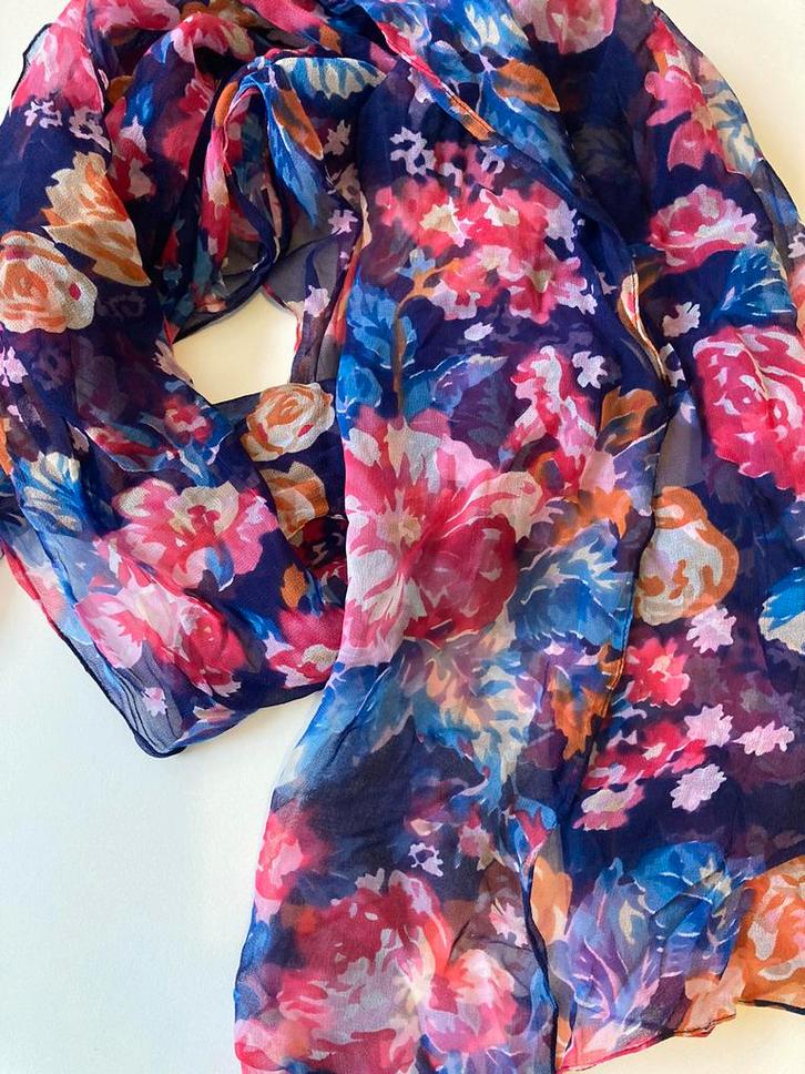 ZGAN boho SJAAL bloemenprint -Anna didi romy shoeby bash bar, Kleding | Dames, Mutsen, Sjaals en Handschoenen, Zo goed als nieuw