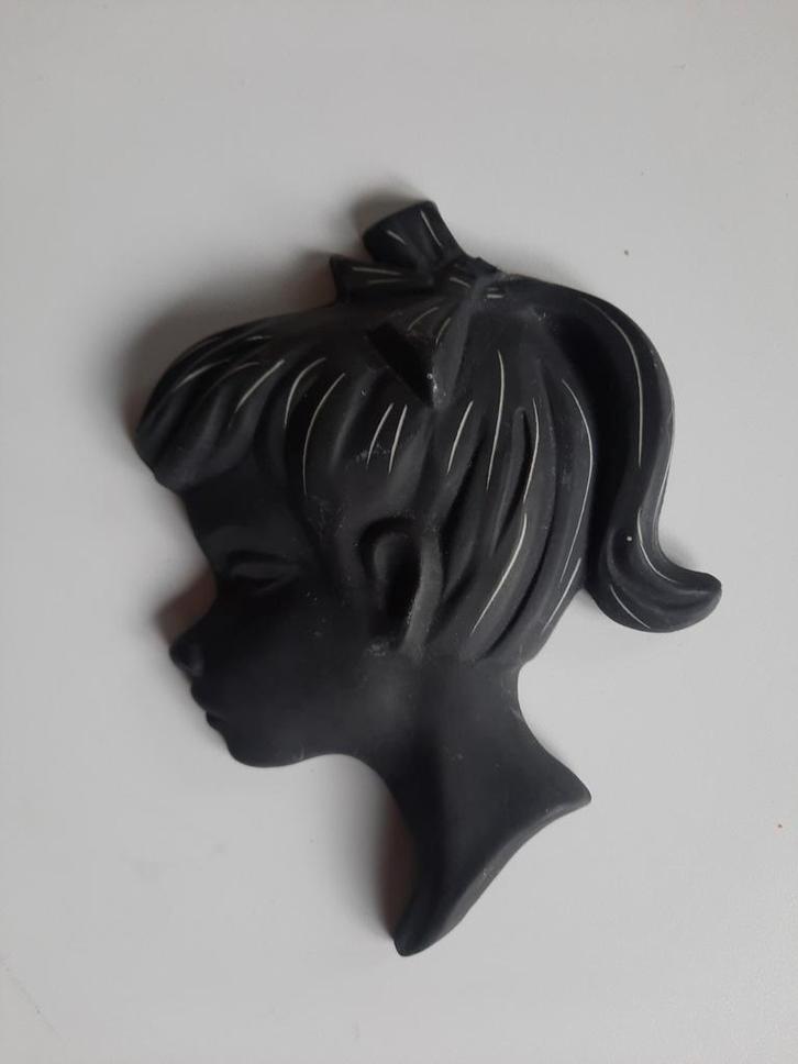 vintage wandhoofdje zwart keramiek ,meisje met paardenstaart, Verzamelen, Retro, Huis en Inrichting, Ophalen of Verzenden