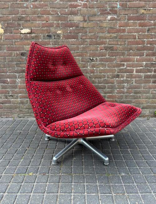 Artifort F500 Series Loungefauteuil met Stervoet, Antiek en Kunst, Kunst | Designobjecten, Ophalen