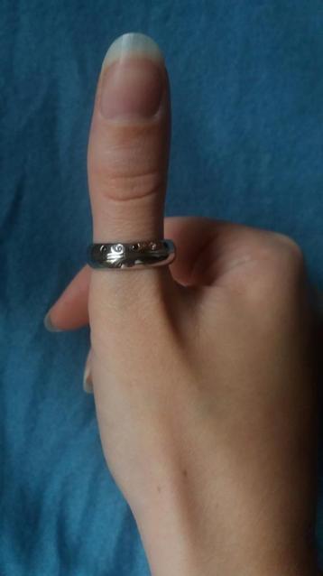 Zilveren Ring Zwarte Spinelstenen Maat 19 beschikbaar voor biedingen