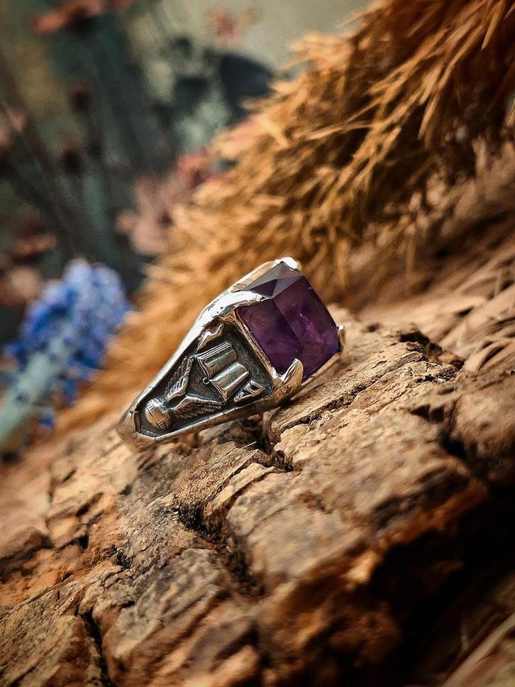 Handgemaakte Zilveren zegelring met amethist, Sieraden, Tassen en Uiterlijk, Ringen, Zo goed als nieuw, Dame of Heer, 18 tot 19