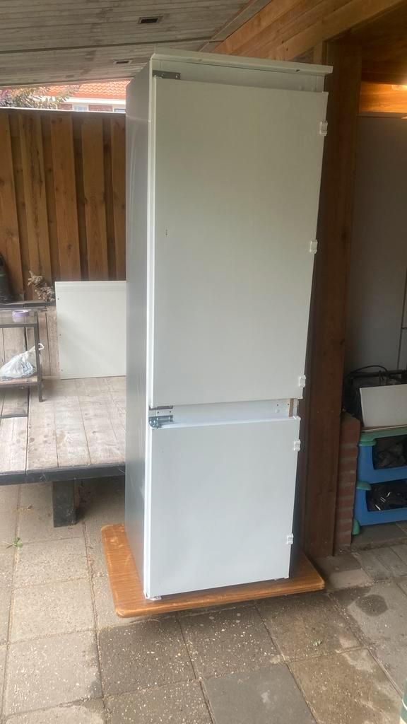 Inbouw sleepdeur koelkast Whirlpool, Witgoed en Apparatuur, Koelkasten en IJskasten, Zo goed als nieuw, 200 liter of meer, 160 cm of meer