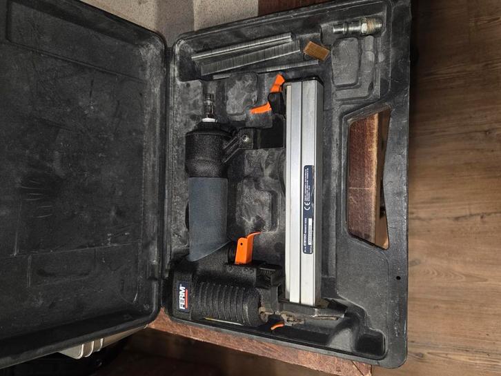 FERM pneumatische tacker voor nieten, Doe-het-zelf en Verbouw, Gereedschap | Overige machines, Gebruikt, Ophalen of Verzenden