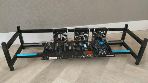 Mining rig met cpu, ram, ssd en Qrig frame, Computers en Software, Desktop Pc's, Gebruikt, 3 tot 4 Ghz, SSD, 8 GB, Gaming, Ophalen