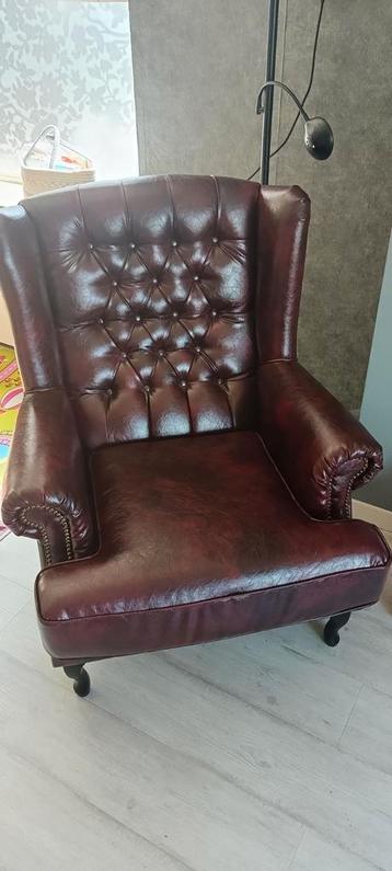 Mooie wijnrode Chesterfield fauteuil.  beschikbaar voor biedingen