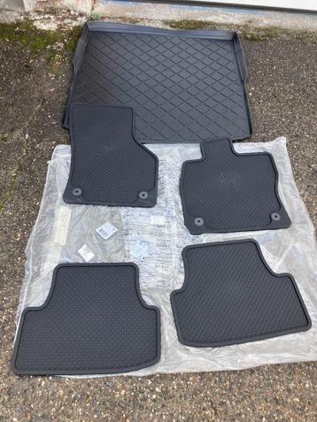 rubber matjes voor seat leon, koffermat en voetmatten beschikbaar voor biedingen