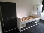 Kinderkamer compleet met kasten en bureau, Ophalen, Zo goed als nieuw, Jongetje of Meisje