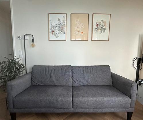 2-delige grijze zithoek – bank + fauteuil | €470, Huis en Inrichting, Banken | Bankstellen, Zo goed als nieuw, Ophalen