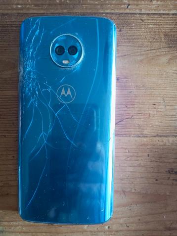 Motorola met gebarsten achterkant beschikbaar voor biedingen