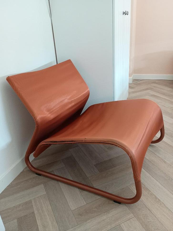 Stoel/fauteuil oranje/koperkleur, Huis en Inrichting, Fauteuils, Gebruikt, Metaal, Stof, 50 tot 75 cm, 75 tot 100 cm, Ophalen